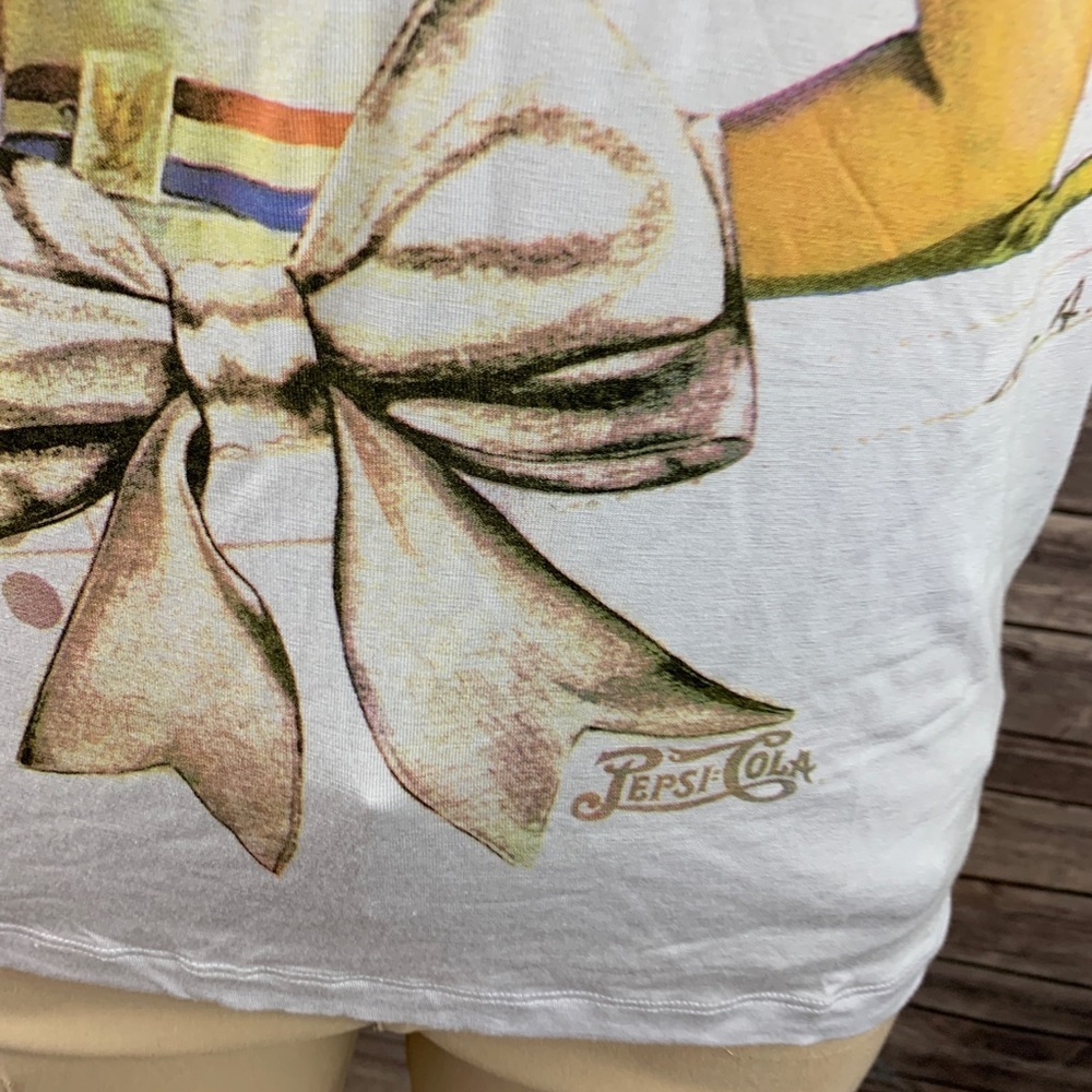 Pepsi Cola White Graphic Button & Keyhole Back - Picture 4 of 14